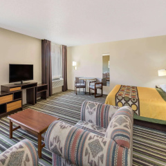 Super 8 by Wyndham Roswell thumbnail 3