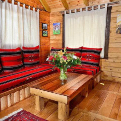 Yagorov Chalet thumbnail 1