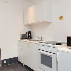 Dutch Rembrandt Apartments thumbnail 2