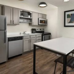 2 Bedrooms Single Apartment
