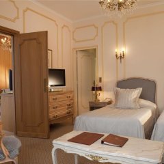 Hotel Chateau Frontenac in Paris, France from 471$, photos, reviews - zenhotels.com guestroom