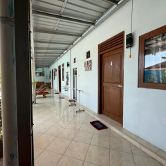 Capital O 92615 Villa Utama D'alas Purwo - Bild 13