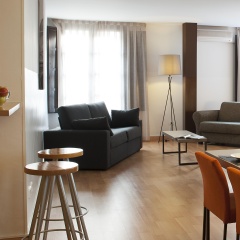 Aspasios Plaza Real Apartments - Bild 2