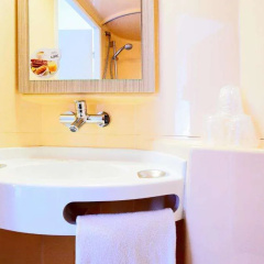Kyriad ECO - Suresnes - La Défense - Bild 9