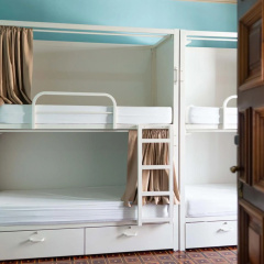 Sant Jordi Hostels Lisbon - Bild 3
