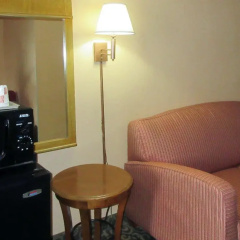 Econo Lodge thumbnail 11