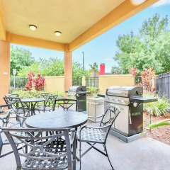 1BR Condo Near Universal Studio With Hot Tub w Pool