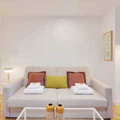 Bright, Modern Studio for 2P - La Defense - Bild 1