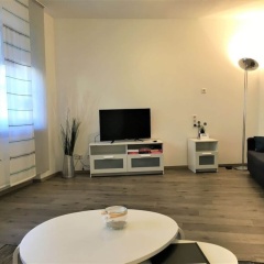 City Whispers 2 Comfortable Vacation Home - Bild 3