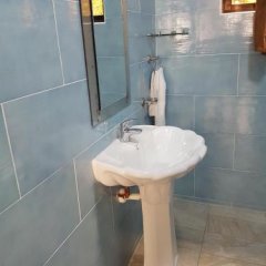 Les Elles Guesthouse Self Catering in Mahe Island, Seychelles from 245$, photos, reviews - zenhotels.com bathroom photo 2