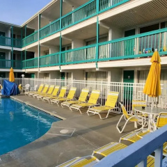 The Shangri La Motel thumbnail 10