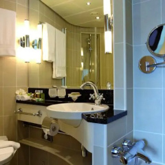 Regis Hotelschiff 4**** Hafen Düsseldorf - Bild 4