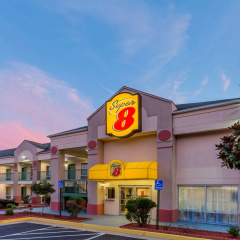 Super 8 by Wyndham Stafford thumbnail 1