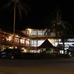 Surya Pesona Beach Hotel thumbnail 30