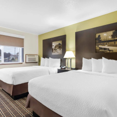 Super 8 by Wyndham La Crosse thumbnail 4
