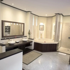 Bougain Villa - Bild 1
