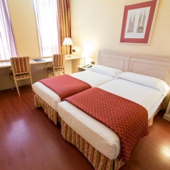 Petit Palace Aston Hotel - Bild 8