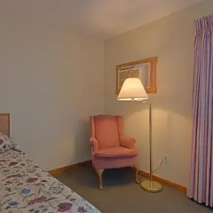 Red Barn Motel thumbnail 16