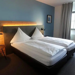 Hotel Weinhaus Zum Schwarzen Bv Ren - Bild 2