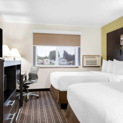Super 8 by Wyndham La Crosse thumbnail 46