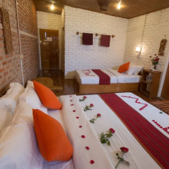 Teak Wood Hotel thumbnail 2