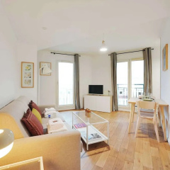Bright, Modern Studio for 2P - La Defense - Bild 2