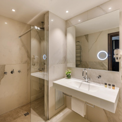The Square Hotel thumbnail 34