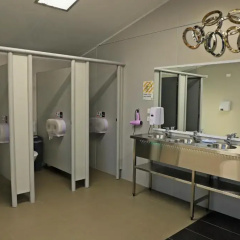 Lakes Edge Holiday Park thumbnail 6