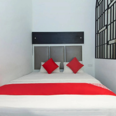 OYO 127 The Reeds Hotel thumbnail 4