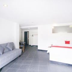 RedDoorz Premium near Senggigi Beach - Bild 2