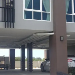 Thara Bayview Condo thumbnail 1
