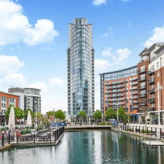 Gunwharf Quays Waterfront thumbnail 12