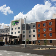 Holiday Inn Express & Suites Lexington Midtown - I-75 by IHG