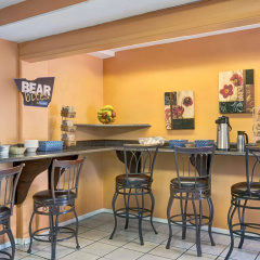 Travelsuites Inn - Bild 18