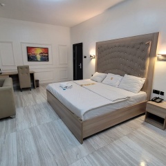 The Charis Hotel and Suites - Bild 5