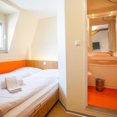easyHotel Basel City - contactless self check-in - Bild 3