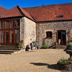 The Old Stables Bed & Breakfast thumbnail 1