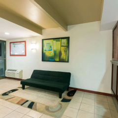 Super 8 by Wyndham Beaver Falls thumbnail 2