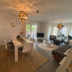 Pool & Lake Holiday Home - Bild 5