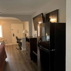 Super 8 by Wyndham Mont Belvieu/Baytown East thumbnail 2