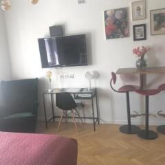 Przystanek Mdm Bed & Breakfast in Warsaw, Poland from 89$, photos, reviews - zenhotels.com guestroom