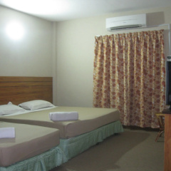 Baron Waterfront Hotel thumbnail 2