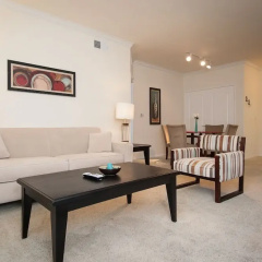 Sunshine Suites at 616 St. Paul thumbnail 11