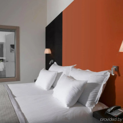 Crowne Plaza Tel Aviv City Center by IHG thumbnail 3