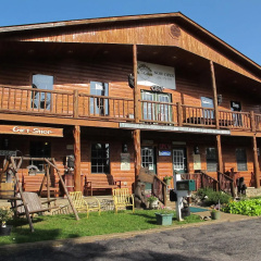 Bear Inn Retreat thumbnail 1