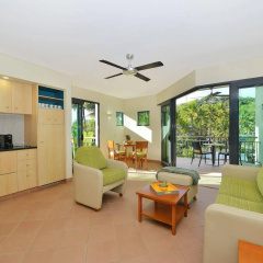 Seascape Holidays - Peninsula Apartments thumbnail 3