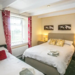 The Brown Horse Hotel thumbnail 3
