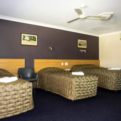 Sun Palms Motel thumbnail 3