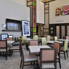 Hampton Inn & Suites Dallas Market Center thumbnail 25