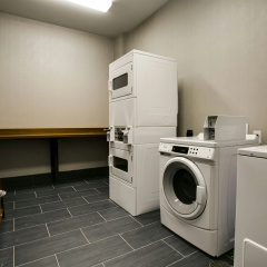 Hampton Inn & Suites Dallas/Ft. Worth Airport South thumbnail 25